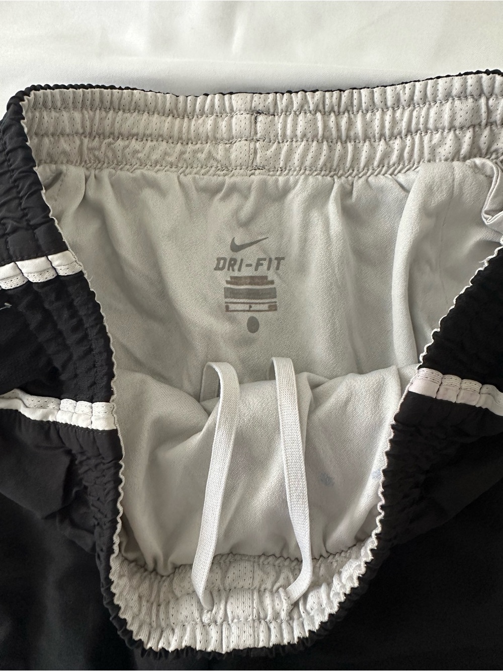 Vintage Nike Women’s Black Running Shorts - Picture 2 of 4